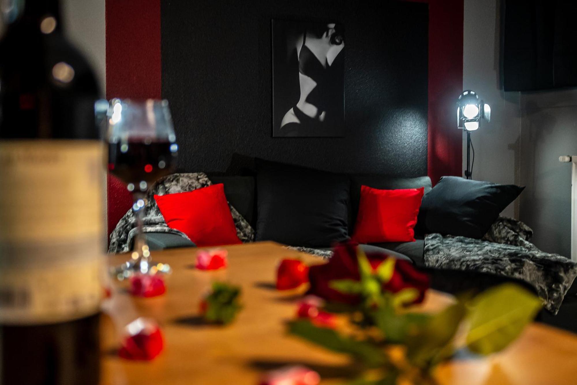Cocon Sensuel - 50 Nuances - Les Cocons De Nath Apartment Montbéliard Екстериор снимка